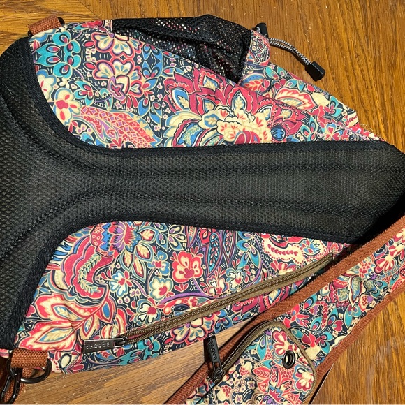 Colorful Floral Patterned Backpack - Picture 4 of 7